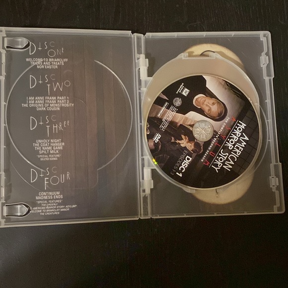 American Horror Story Asylum - Picture 3 of 5